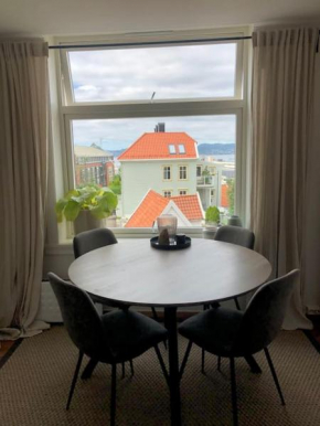 Sentral leilighet med fantastisk utsikt!